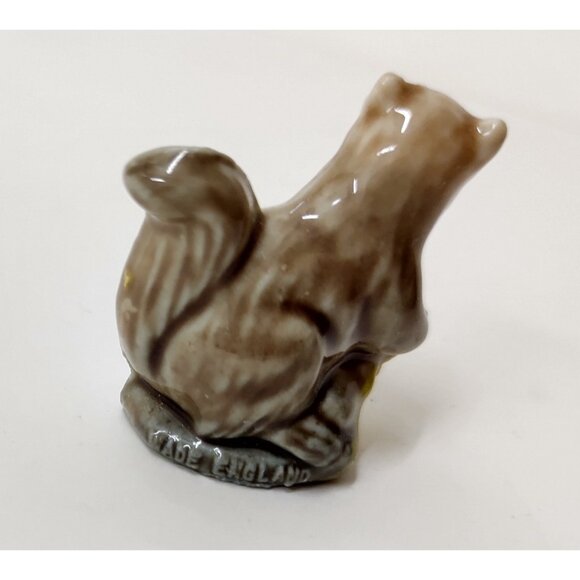 Wade Whimsies Squirrel Series 1 Canadian Red Rose Tea Mini Figurine Vintage - Picture 2 of 3